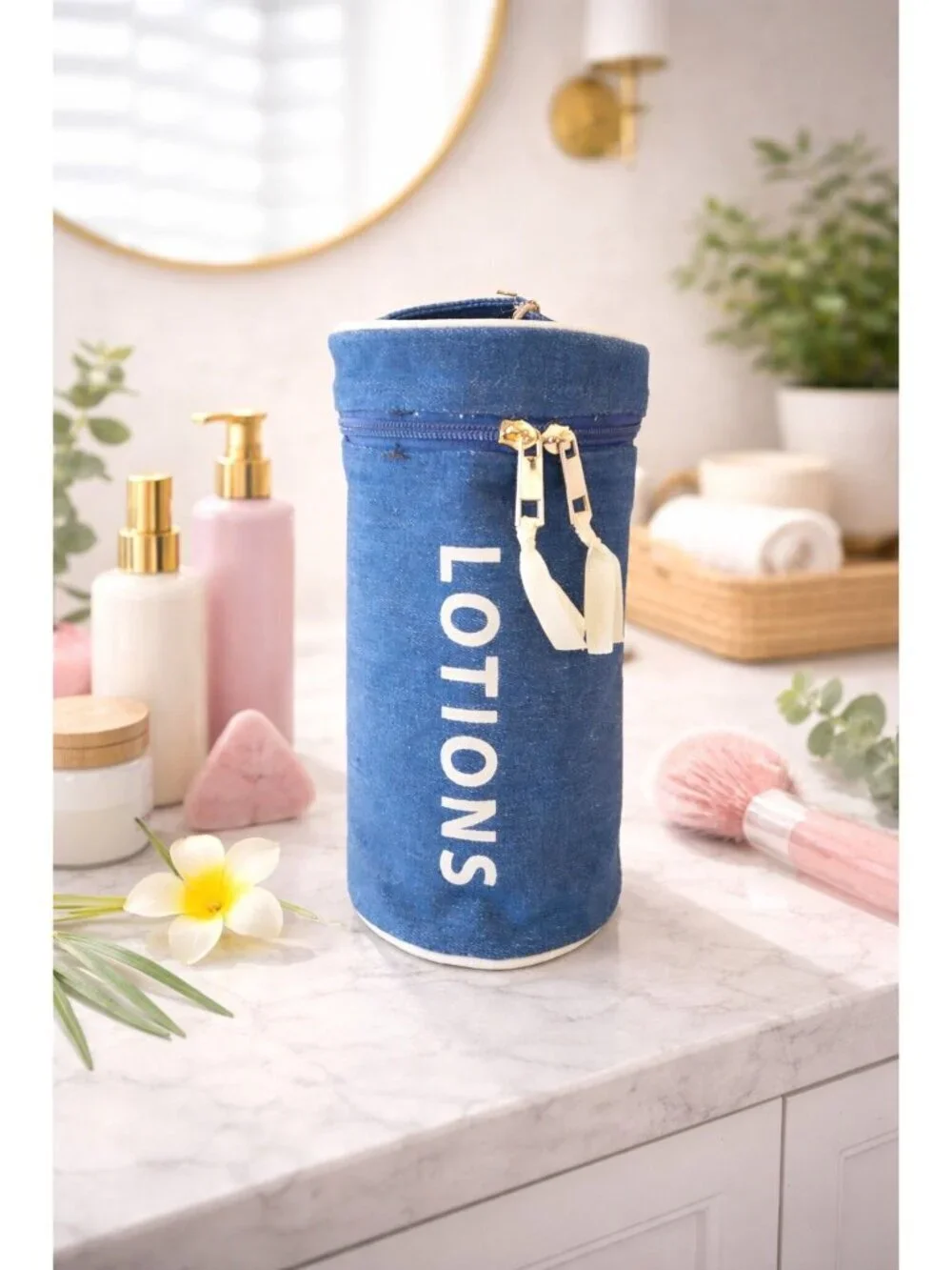 New Denim Blue & White Standing Travel Lotions Makeup Cosmetic Bag W/ Handle